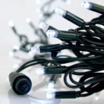 ΣΕΙΡΑ, 100 LED 5mm ΜΕ ΚΑΛΥΜΜΑ, 230V, 2 ΕΠΕΚΤΑΣΕΙΣ ΕΩΣ 9 ΣΕΤ, ΠΡΑΣΙΝΟ ΚΑΟΥΤΣΟΥΚ ΚΑΛΩΔΙΟ, ΛΕΥΚΟ LED ANA 10cm, ΙΡ65 (ΧΩΡΙΣ ΠΡΟΕΚΤΑΣΗ ΠΑΡΟΧΗΣ) (600-09260)