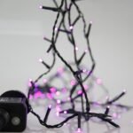 ΣΕΙΡΑ, 240 LED 3mm, 31V ΜΕΤΑΣΧΗΜΑΤΙΣΤΗ, 8 ΠΡΟΓΡΑΜΜΑΤΑ & ΜΝΗΜΗ, ΠΡΑΣΙΝΟ PVC ΚΑΛΩΔΙΟ, ΜΩΒ LED ΑΝΑ 5cm, ΠΡΟΕΚΤΑΣΗ ΠΑΡΟΧΗΣ 3m, ΙΡ44 (600-13297)