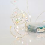 ΣΕΙΡΑ, 50 MINI LED, ΜΠΑΤΑΡΙΑΣ 3xAA, ΑΣΗΜΙ ΧΑΛΚΙΝΟ ΚΑΛΩΔΙΟ, ΧΡΩΜΑΤΙΣΤΟ LED ΑΝΑ 10cm, ΠΡΟΕΚΤΑΣΗ ΠΑΡΟΧΗΣ 10cm, IP20 (601-11724)