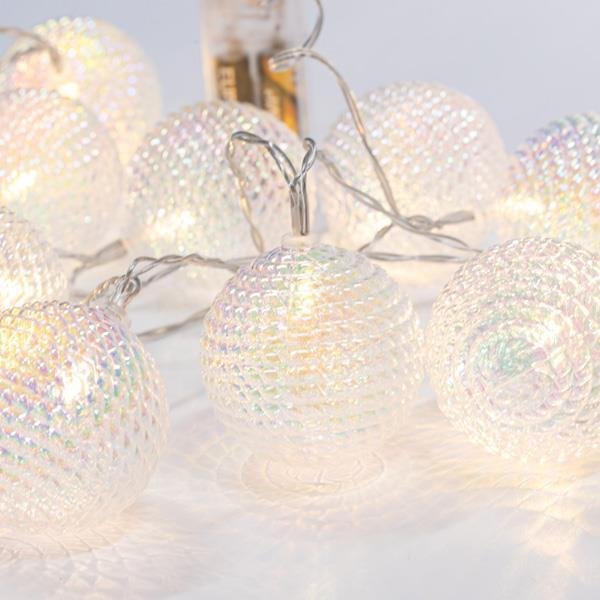 2873a5997e994f84ae1be377c836cfa0 ΣΕΙΡΑ, 10 LED 5mm, ΔΙΑΦΑΝΕΣ ΙΡΙΔΙΖΟΥΣΕΣ ΑΝΑΓΛΥΦΕΣ ΜΠΑΛΕΣ, ΜΠΑΤΑΡΙΑΣ 2xAA, ΔΙΑΦΑΝΟ PVC ΚΑΛΩΔΙΟ, ΘΕΡΜΟ ΛΕΥΚΟ LED ΑΝΑ 15cm, ΠΡΟΕΚΤΑΣΗ ΠΑΡΟΧΗΣ 30cm, IP20 (600-11478) - Image 1
