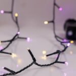 XMAS ΛΑΜΠΑΚΙ ΣΕΙΡΑ 240 LED 3mm 31V ΜΕΤΑΣΧΗΜΑΤΙΣΤΗ ΜΕ 8 ΠΡΟΓΡΑΜΜΑΤΑ & ΜΝΗΜΗ ΠΡΑΣΙΝΟ PVC ΚΑΛΩΔΙΟ ΘΕΡΜΟ ΛΕΥΚΟ & ΜΩΒ LED (ΕΝΑΛΛΑΞ) ΑΝΑ 5cm ΠΑΡΟΧΗ 3m IP44 (600-13293)